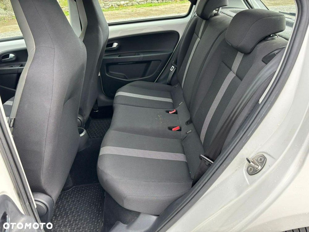 Volkswagen up! - 15