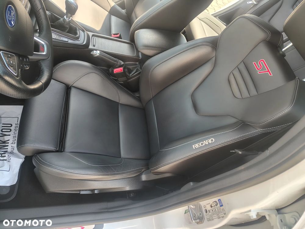 Ford Focus ST - 12