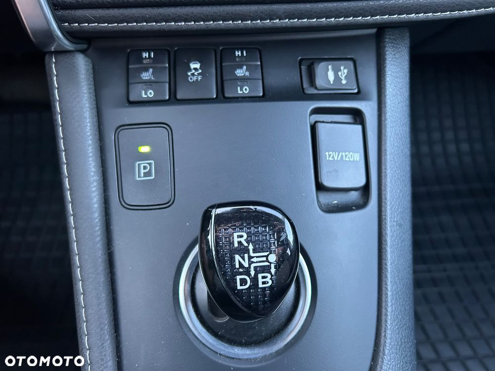 Toyota Auris Hybrid 135 Prestige - 19