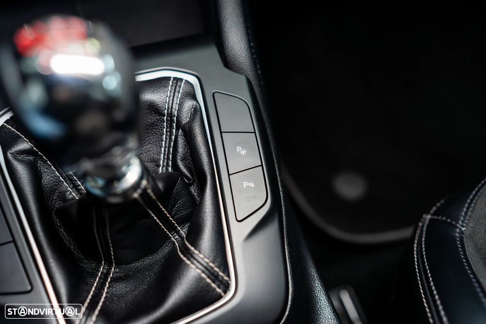 Ford Focus 2.3 EcoBoost S&S ST c/ Pack Estilo - 36