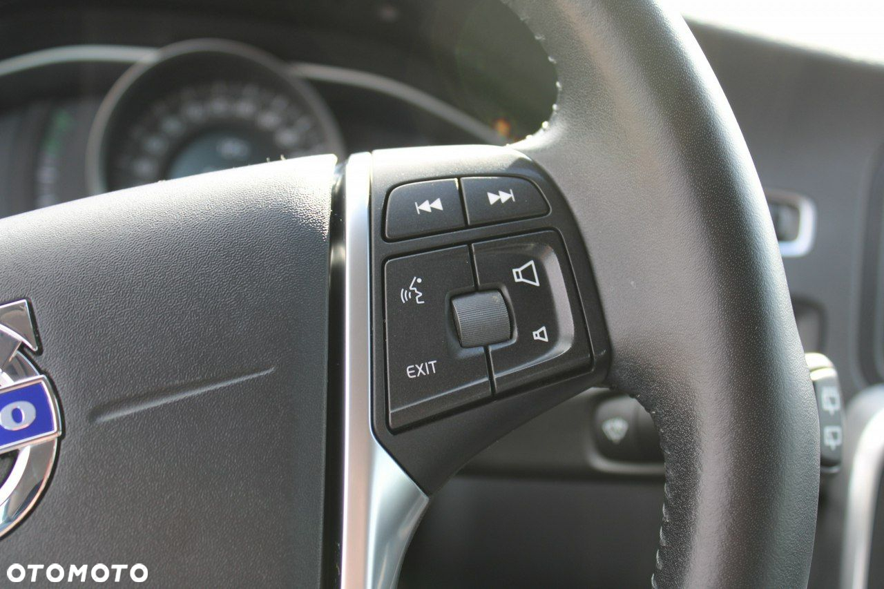 Volvo V60 Cross Country D4 Drive-E Momentum - 24