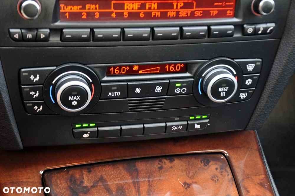 BMW Seria 3 318i - 32