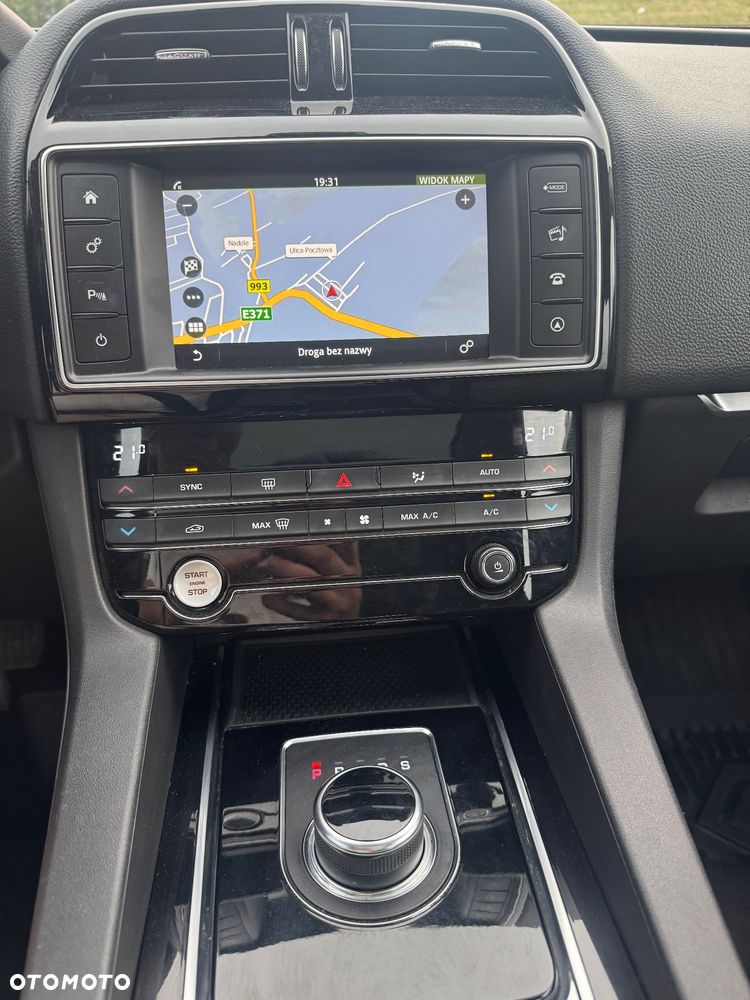 Jaguar F-Pace 2.0 i4D AWD Prestige - 7