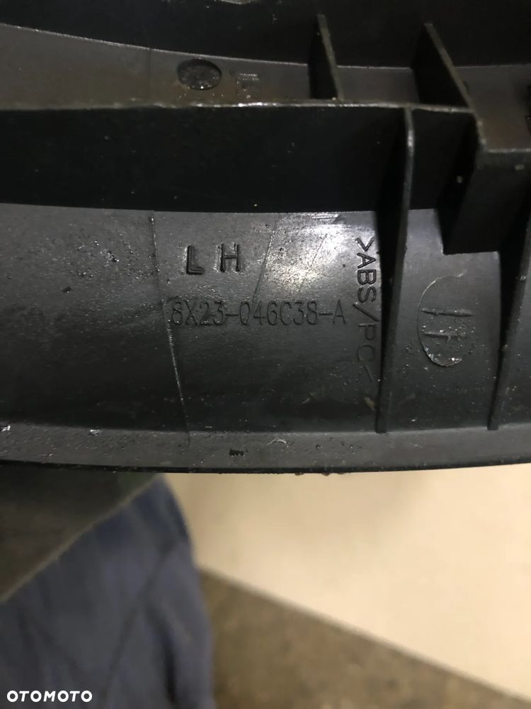 Obudowa licznika daszek 8X23-046C38 Jaguar XF Lift / XF R-Sport - 2