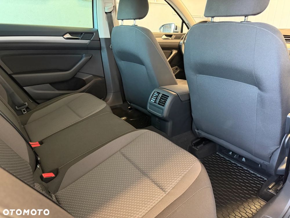 Volkswagen Passat 2.0 TDI EVO Elegance - 22