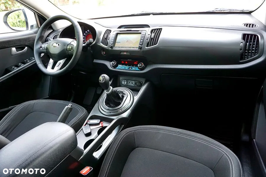 Kia Sportage 1.7 CRDI 2WD Dream-Team Edition - 28