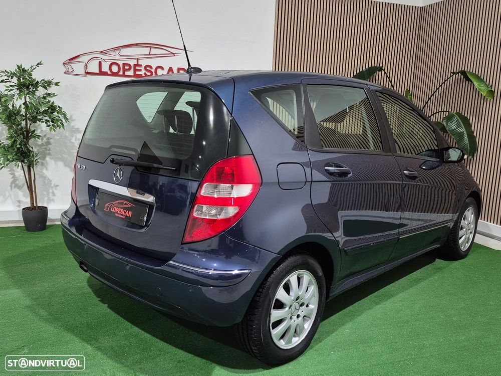 Mercedes-Benz A 150 Elegance Automatic - 4