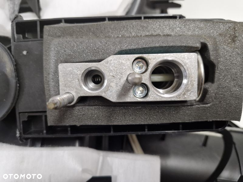 CITROEN C4 CACTUS LIFT NAGRZEWNICA OBUDOWA DMUCHAWA SILNICZKI EU 9819656680 - 3