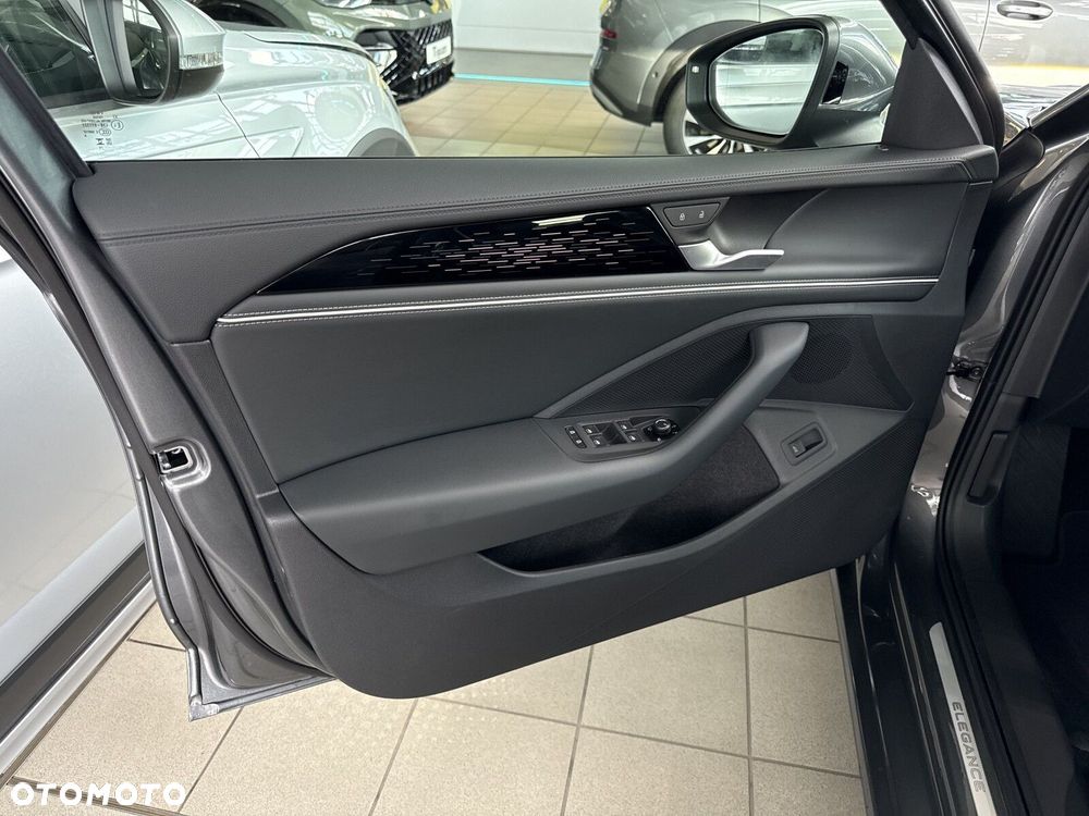 Volkswagen Passat Variant 2.0 TDI EVO Elegance DSG - 11
