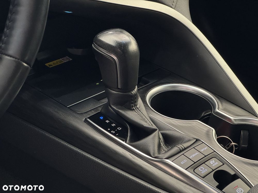 Toyota Camry 2.5 Hybrid Executive CVT - 9