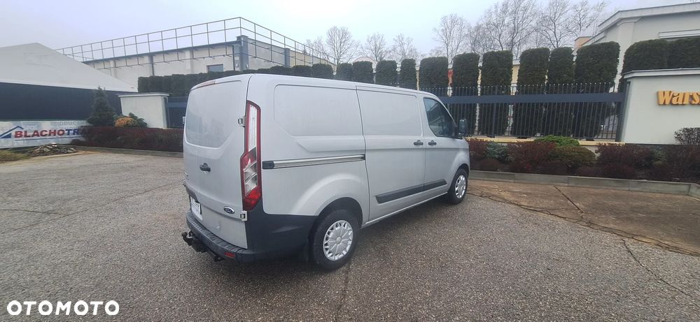 Ford TRANSIT CUSTOM - 9