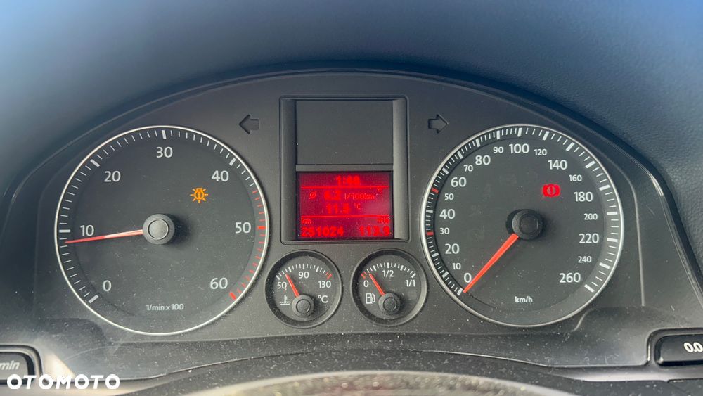 Volkswagen Jetta 1.9 TDI DPF Sportline - 27