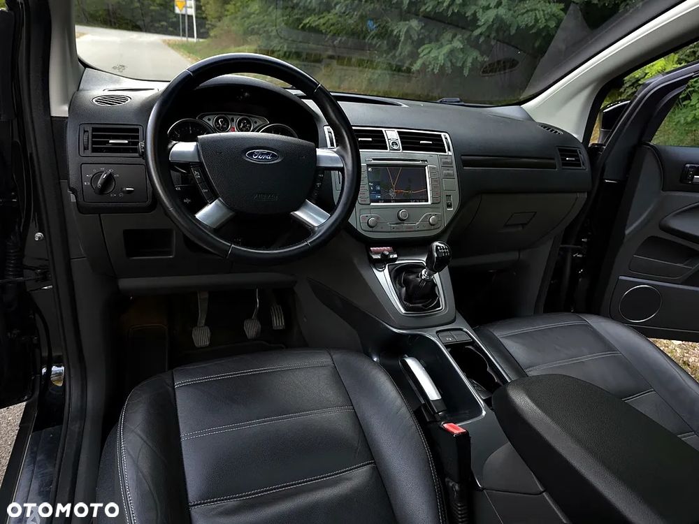 Ford Kuga 2.0 TDCi 4x4 Titanium - 36