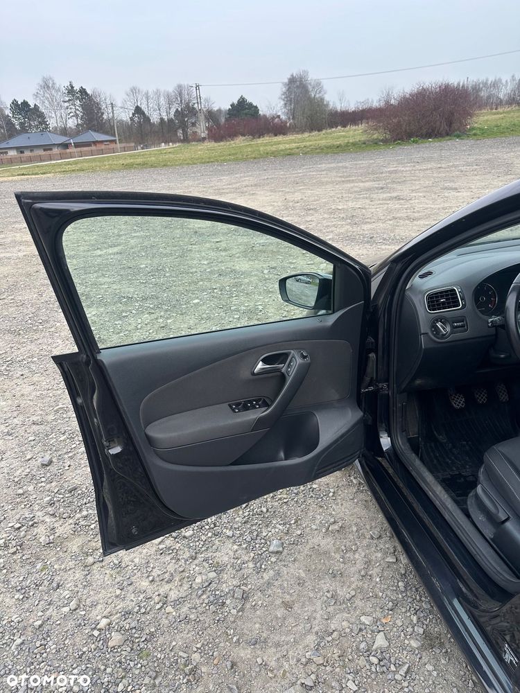 Volkswagen Polo 1.4 16V Highline - 17