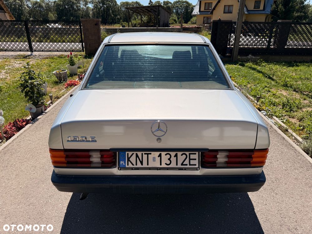 Mercedes-Benz W201 (190) - 5