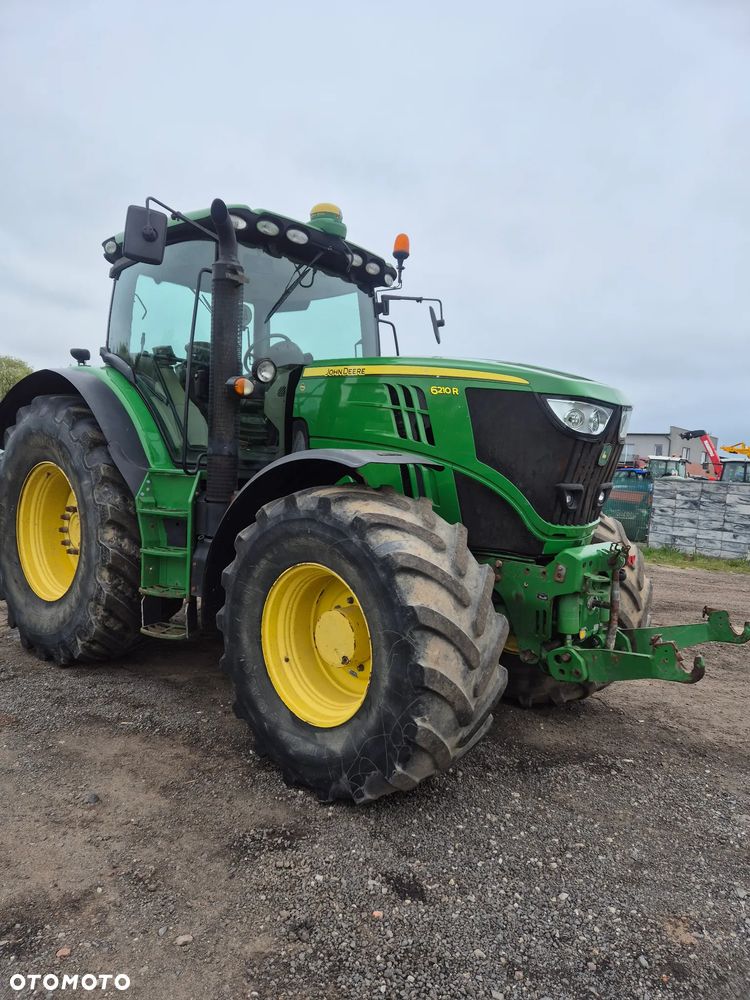 John Deere 6210R , 6215R - 1