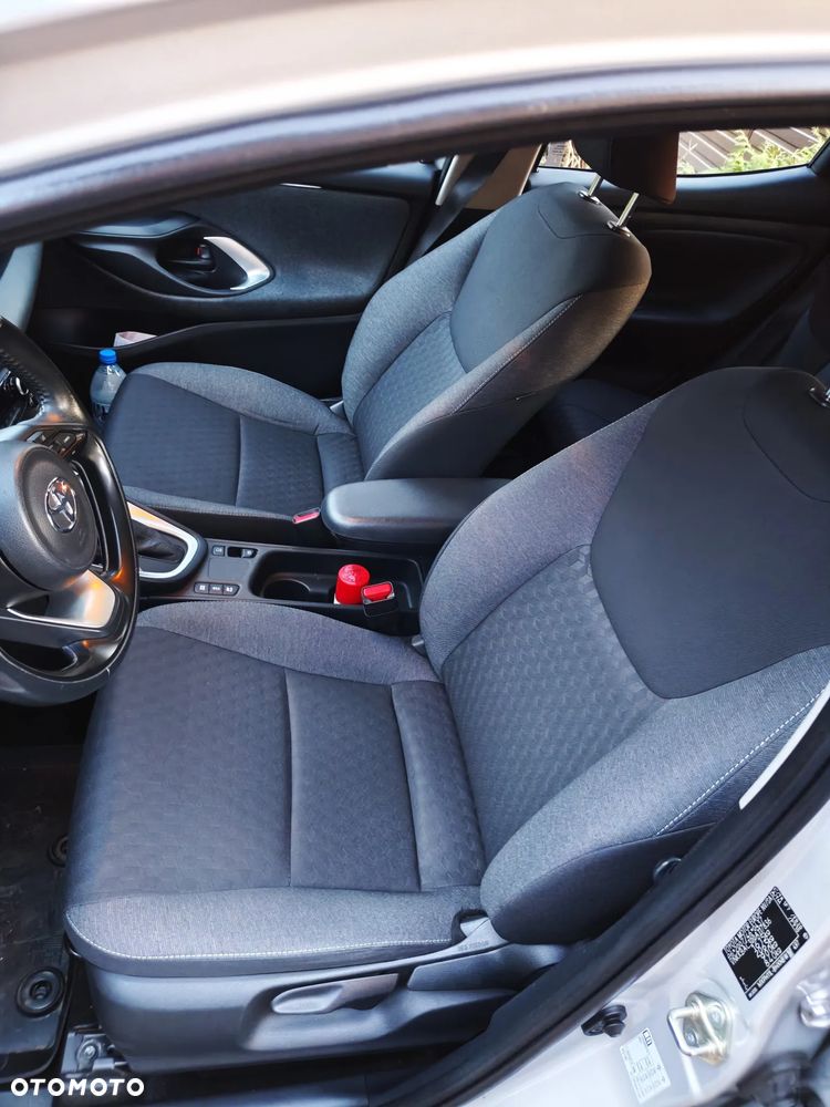 Toyota Yaris - 8