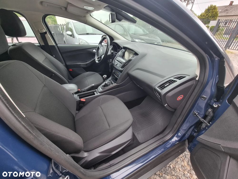 Ford Focus 1.6 TDCi DPF Titanium - 11