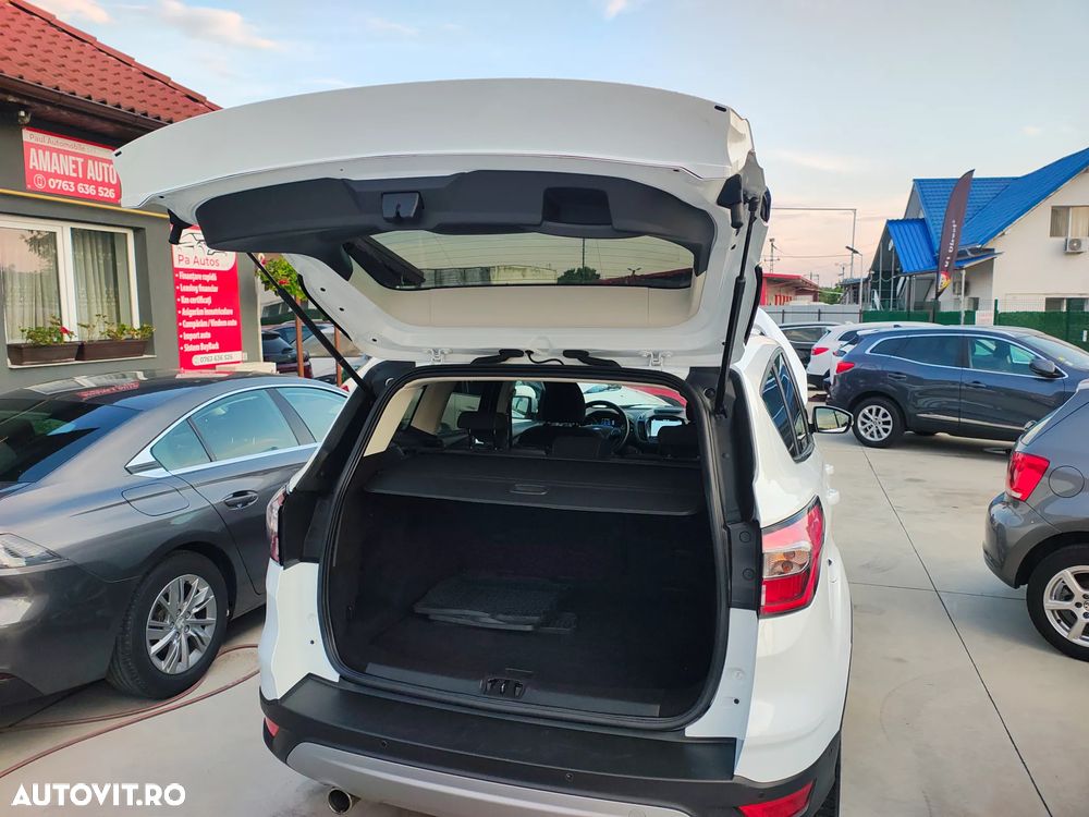 Ford Kuga 1.5 TDCi 2x4 Titanium - 16