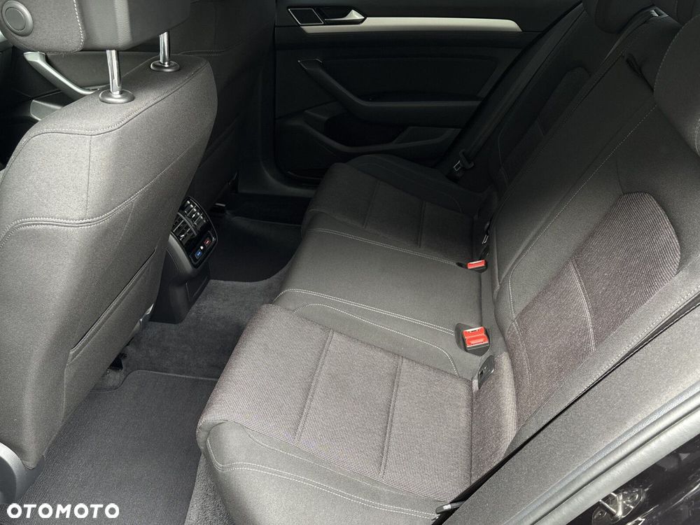 Volkswagen Passat 2.0 TDI SCR Comfortline DSG - 12