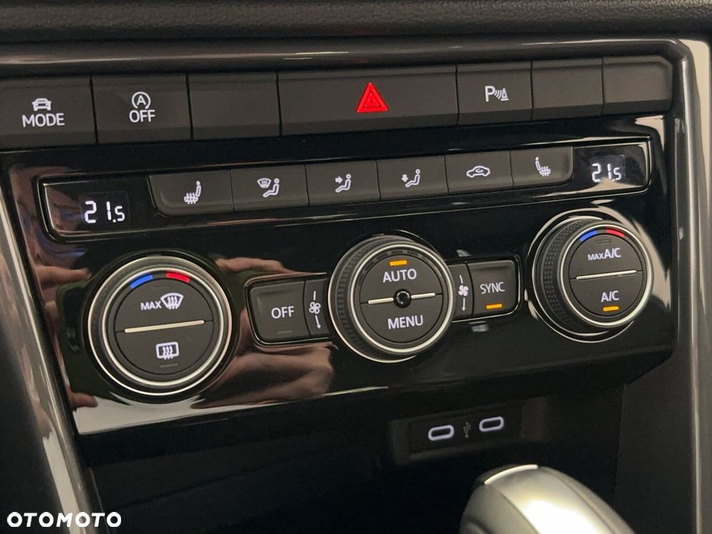 Volkswagen T-Roc - 29