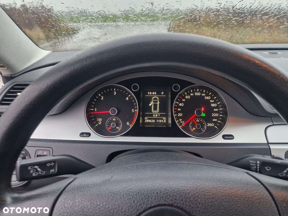 Volkswagen Passat 2.0 TDI DPF DSG Comfortline - 8