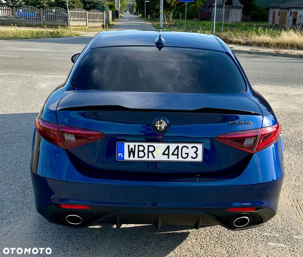 Alfa Romeo Giulia - 5