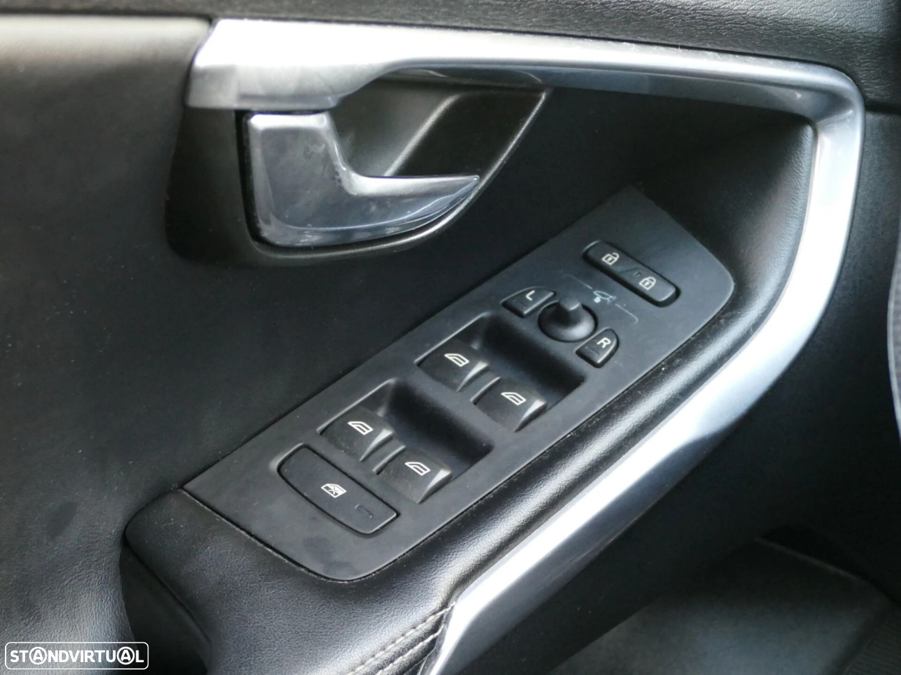 Volvo V40 2.0 D2 R-Design Momentum - 27