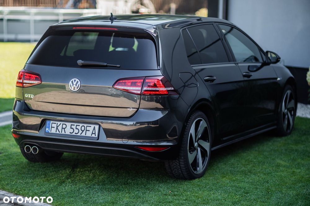 Volkswagen Golf - 12