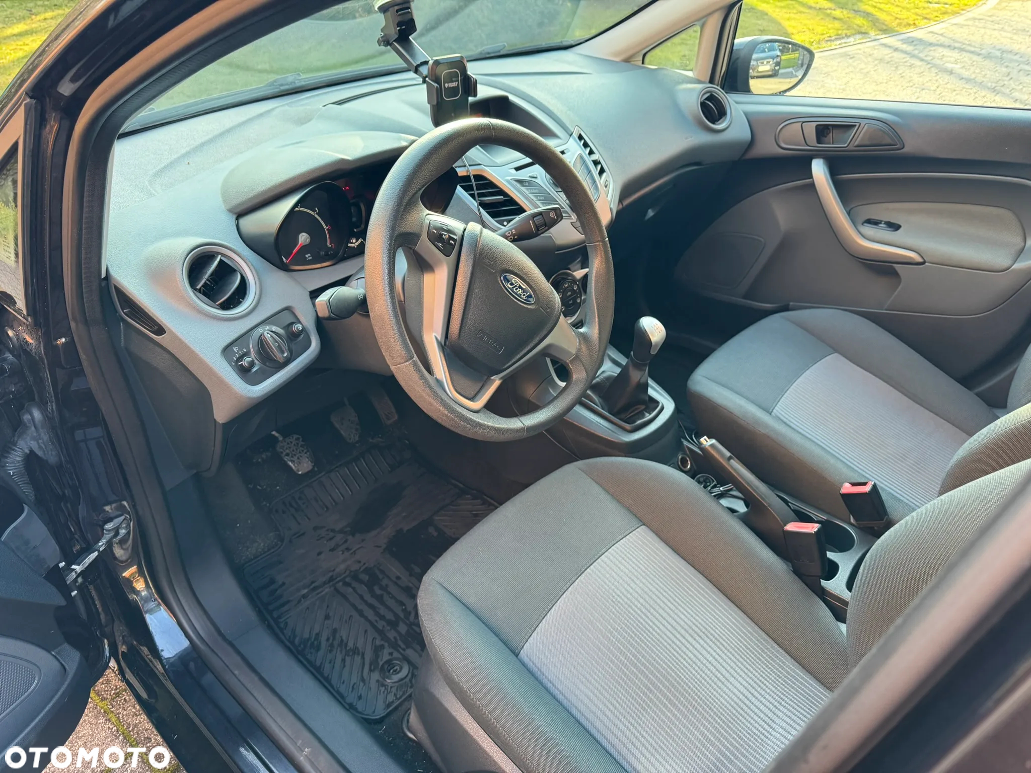 Ford Fiesta 1.25 Ambiente EU5 - 13
