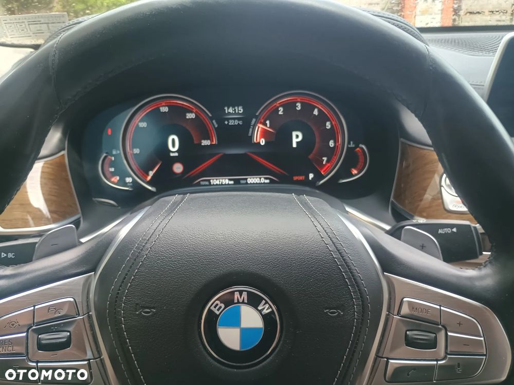 BMW Seria 7 740Li - 26