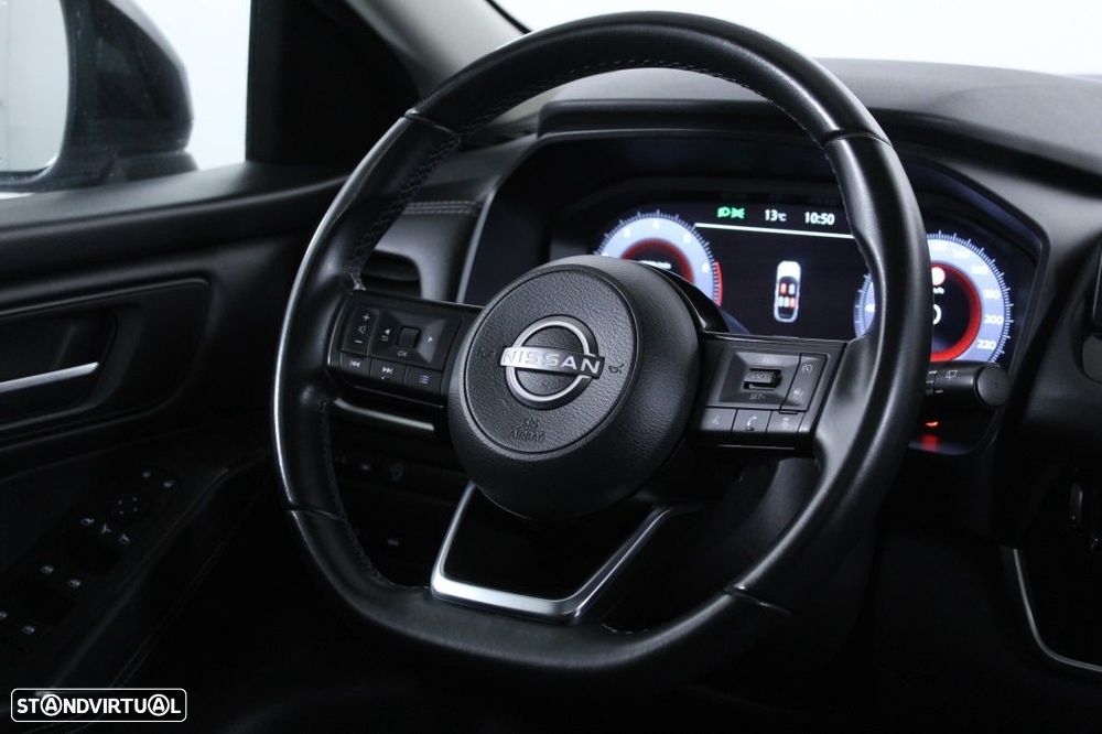 Nissan Qashqai 1.3 DIG-T N-Connecta LED+SKY - 16