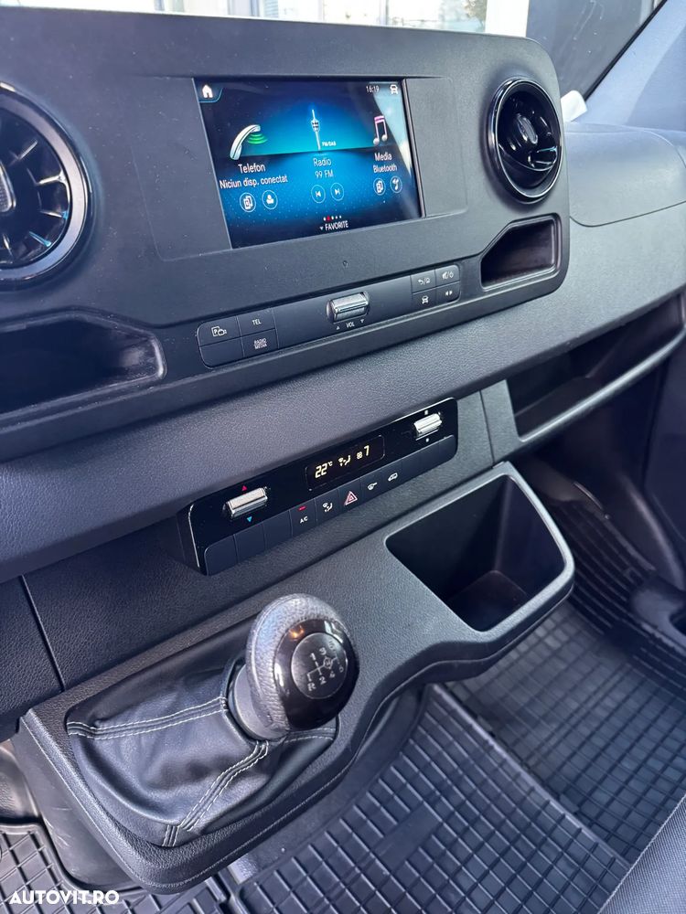 Mercedes-Benz Sprinter - 14