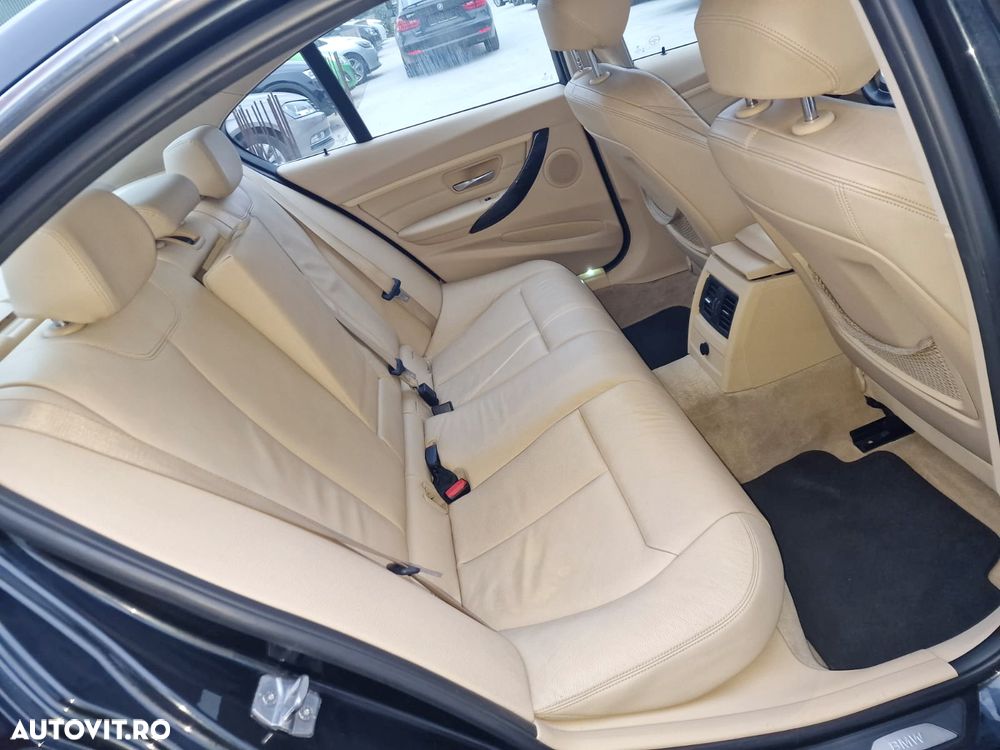 BMW Seria 3 320d Aut. Blue Performance Luxury Line - 17
