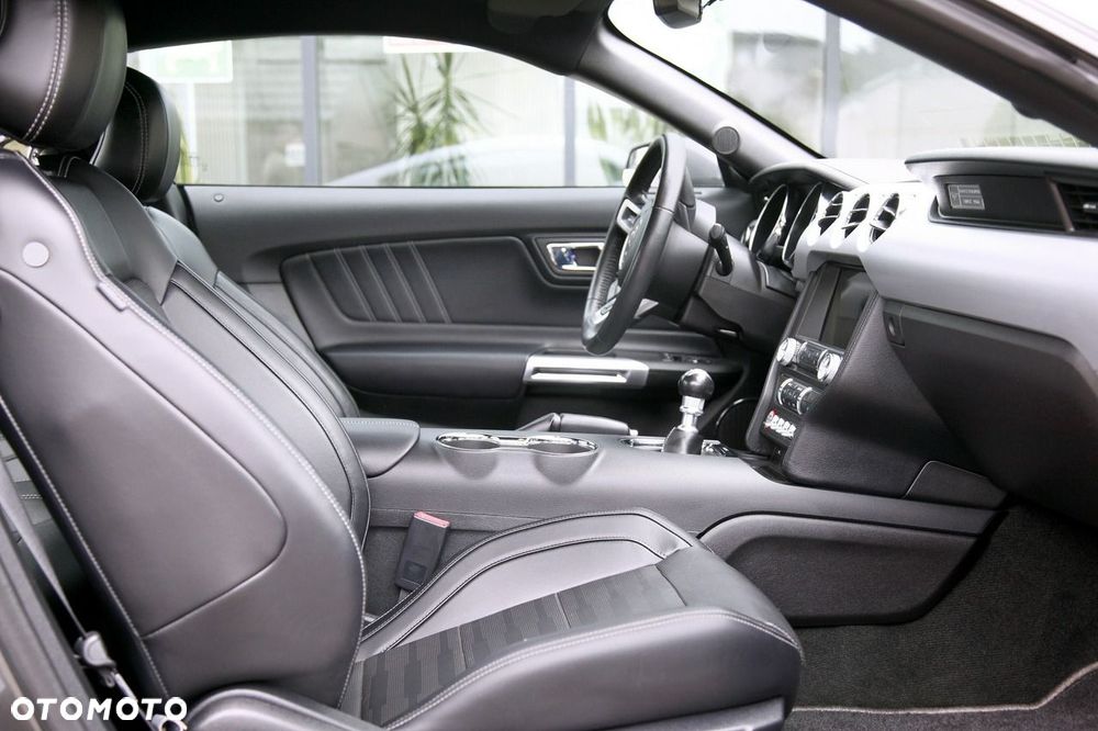 Ford Mustang - 16
