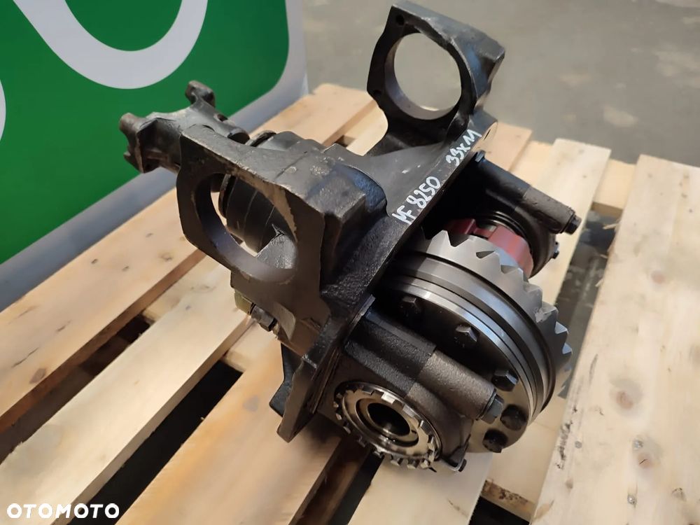 Dyferencjał  33X11  12082  Massey Ferguson 8250 - 6