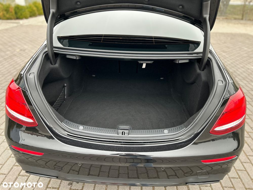 Mercedes-Benz Klasa E 220 d 9G-TRONIC AMG Line - 9