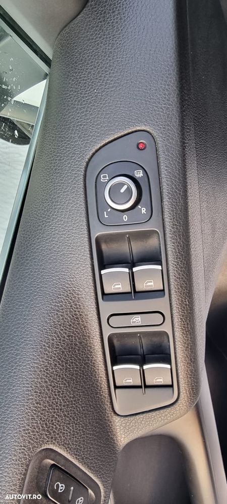 Volkswagen Tiguan - 10