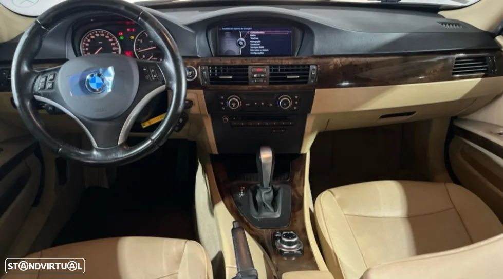 BMW 320 iA Dynamic - 13