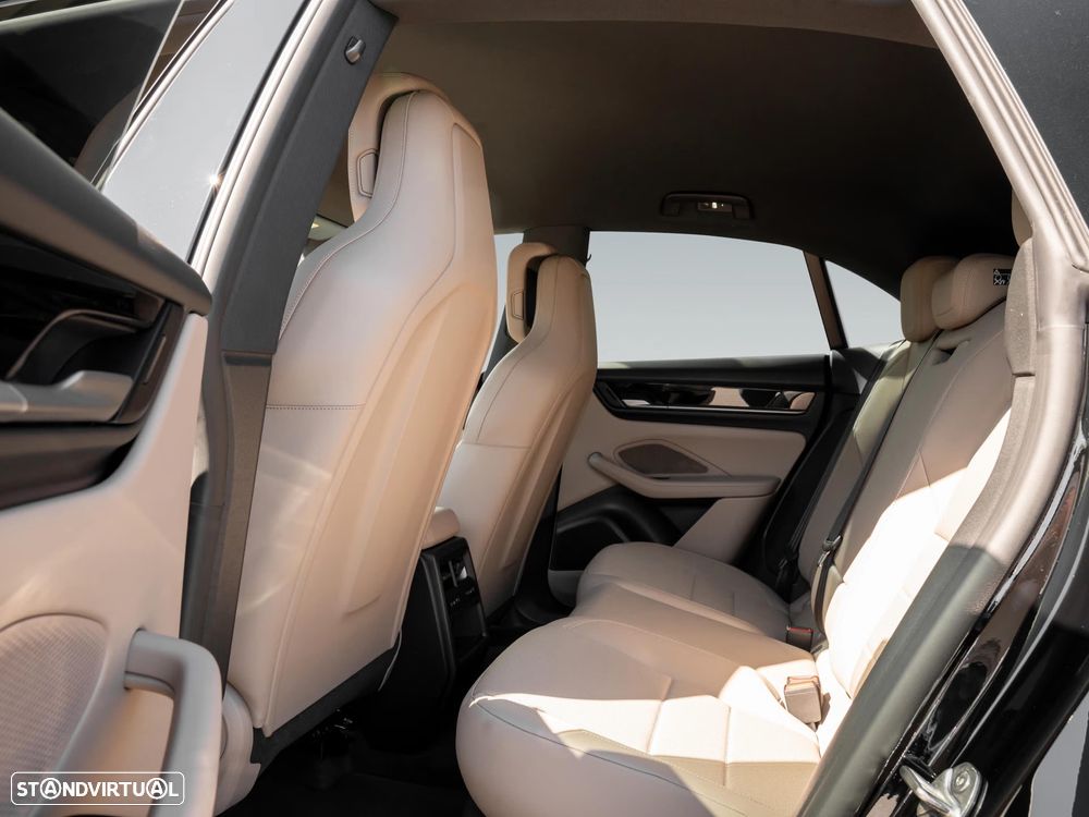 Porsche Macan Electric 4 - 17