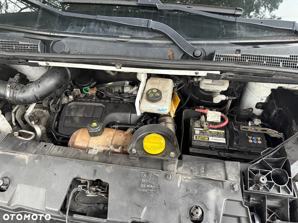 Renault TRAFIC - 12