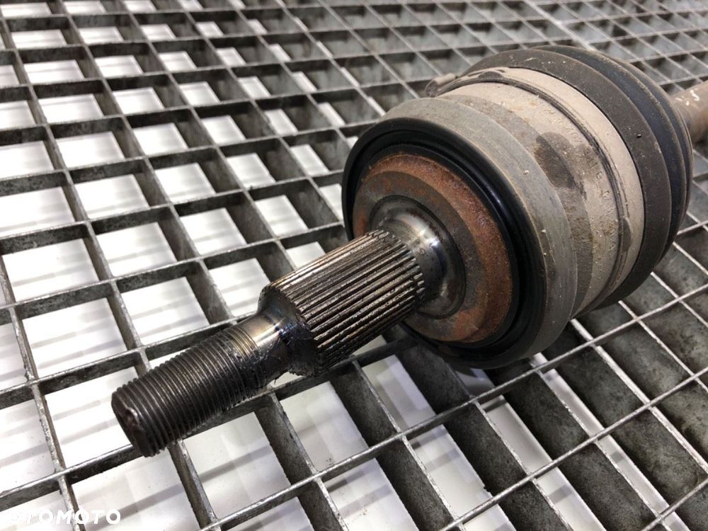 PÓŁOŚ PRAWY PRZÓD  VW TRANSPORTER / CARAVELLE VI Autobus (SGB, SGJ, SHB, SHJ) 2015 - 2022 2.0 - 2