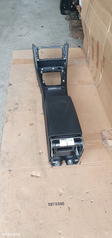 Tunel środkowy podłokietnik czarny VW Passat B6 3C0864207B - 8