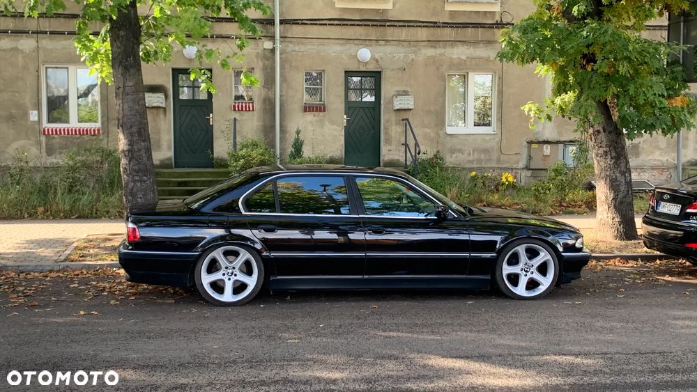 BMW Seria 7 - 14
