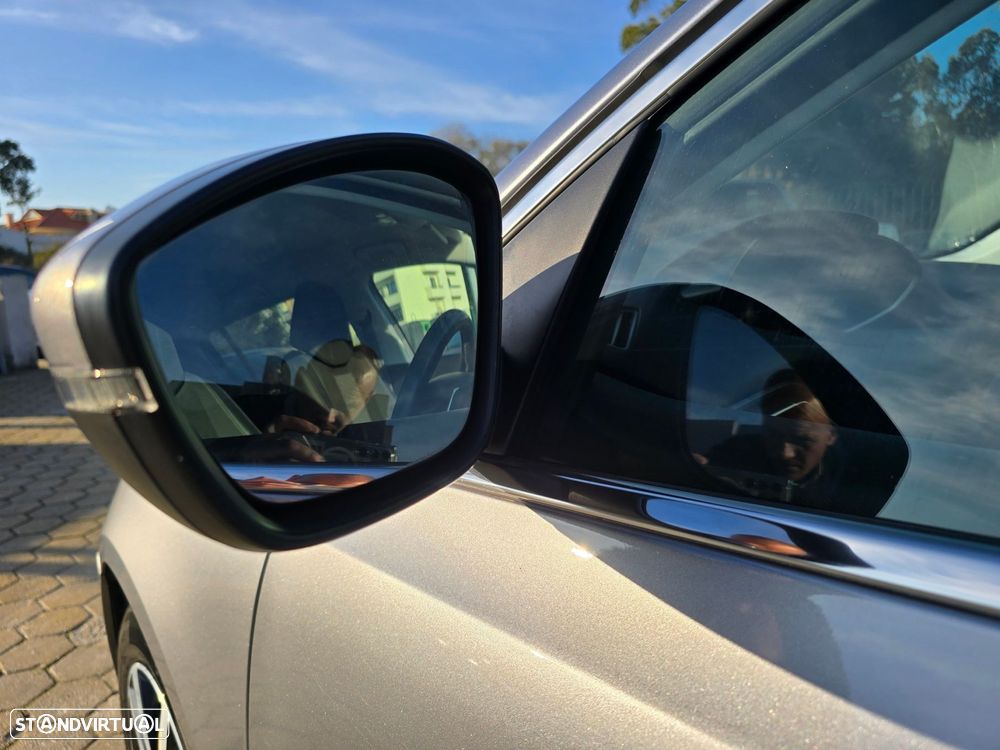 Peugeot 308 1.2 PureTech Allure EAT8 - 18