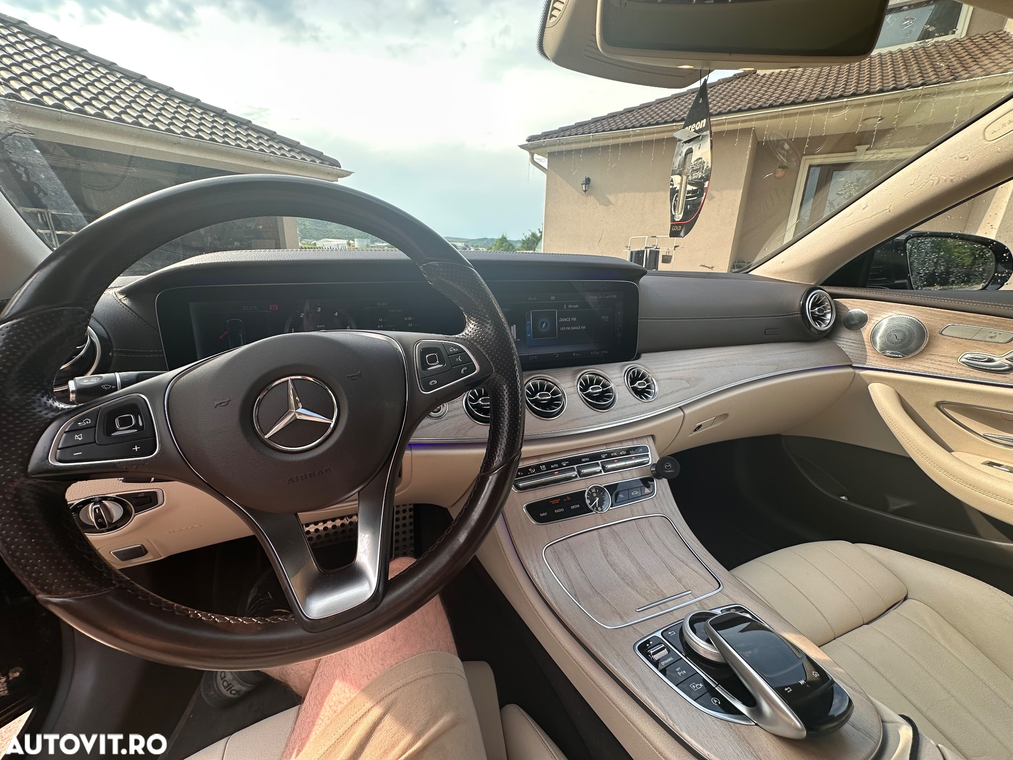 Mercedes-Benz E 220 d 4Matic Coupe 9G-TRONIC AMG Line - 4