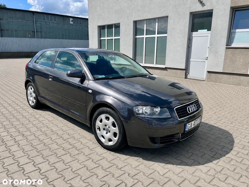 Audi A3 3-drzwiowe 1.6 Attraction - 4