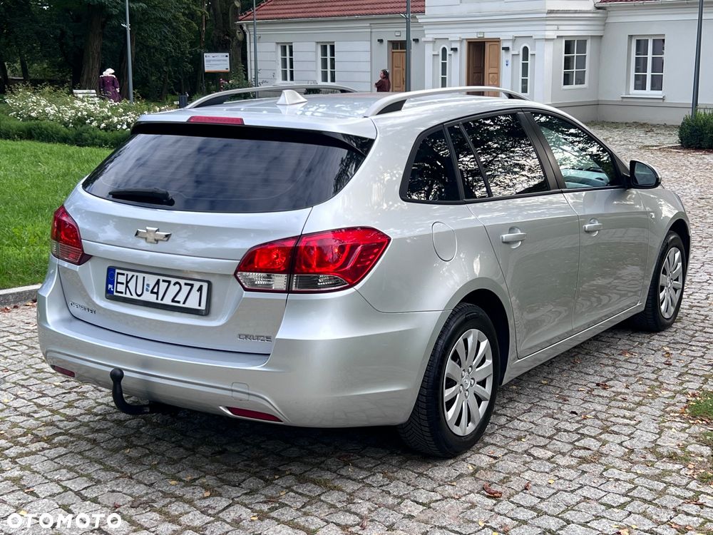 Chevrolet Cruze 1.6 LS - 6