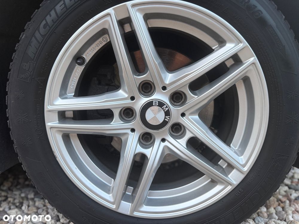 BMW Seria 3 320i Edition Exclusive - 7