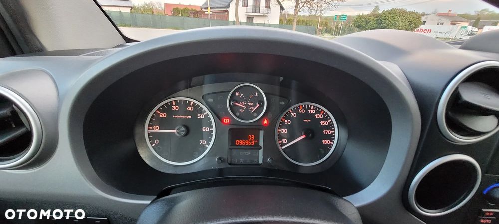 Peugeot Partner BlueHDi 100 Stop&Start Active - 21